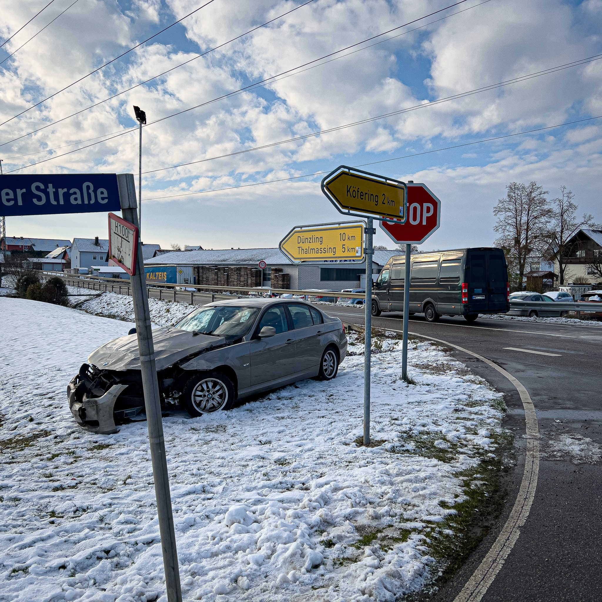 Mehr über den Artikel erfahren Verkehrsunfall mit zwei PKWs