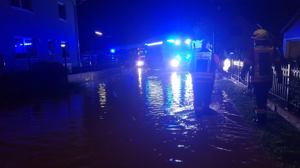 Mehr über den Artikel erfahren Unwetter-Einsatz in Gebelkofen